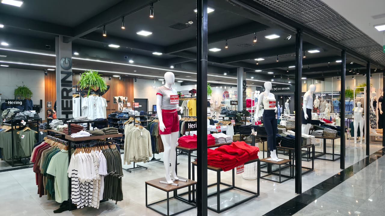 Outlet com produtos Hering no Shopping Gallo