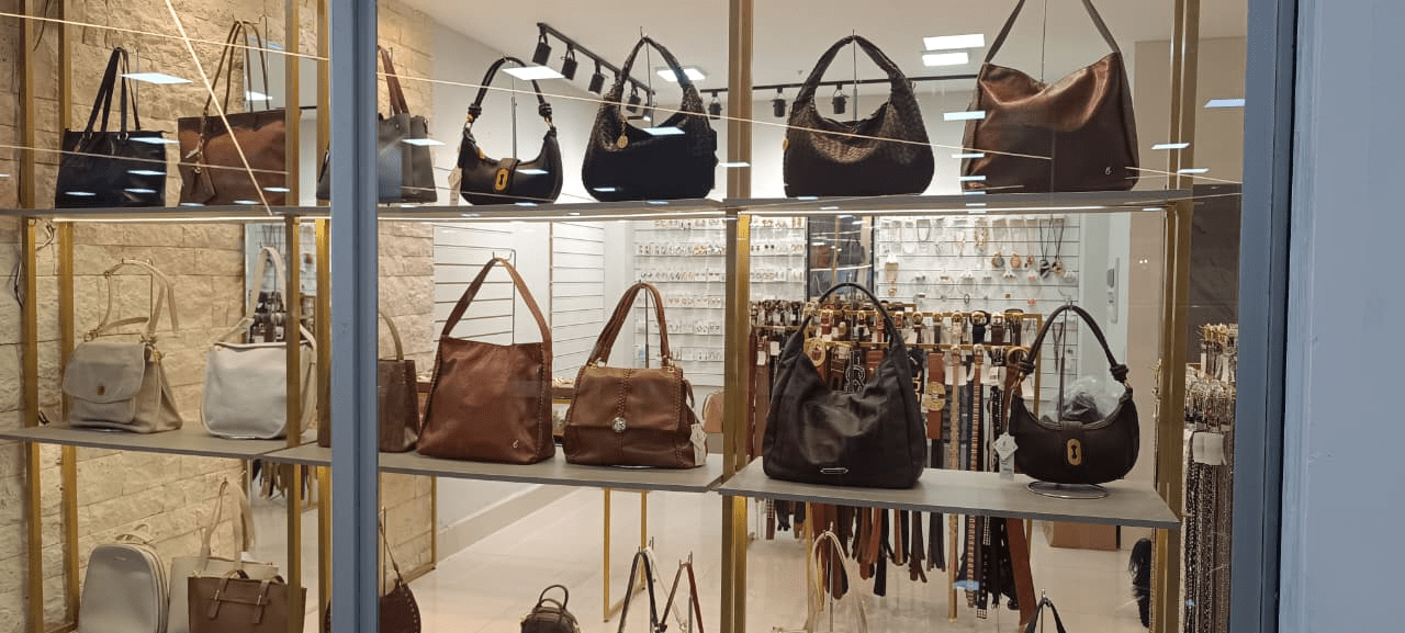 Acessórios em Goiânia como Bolsas, Brinco, Pulseira, Bijuteria, semi joia, Colar, Oculos no atacado e varejo. Lojas do Shopping Gallo